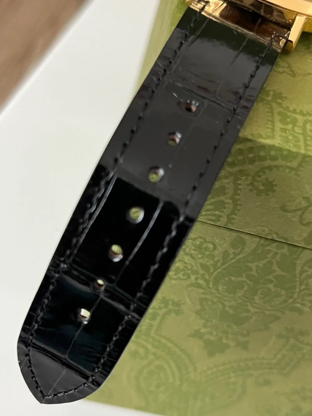 Gucci Grip YA157446 Yellow Gold PVD case 3 Window Stainless Steel Alligator Blac